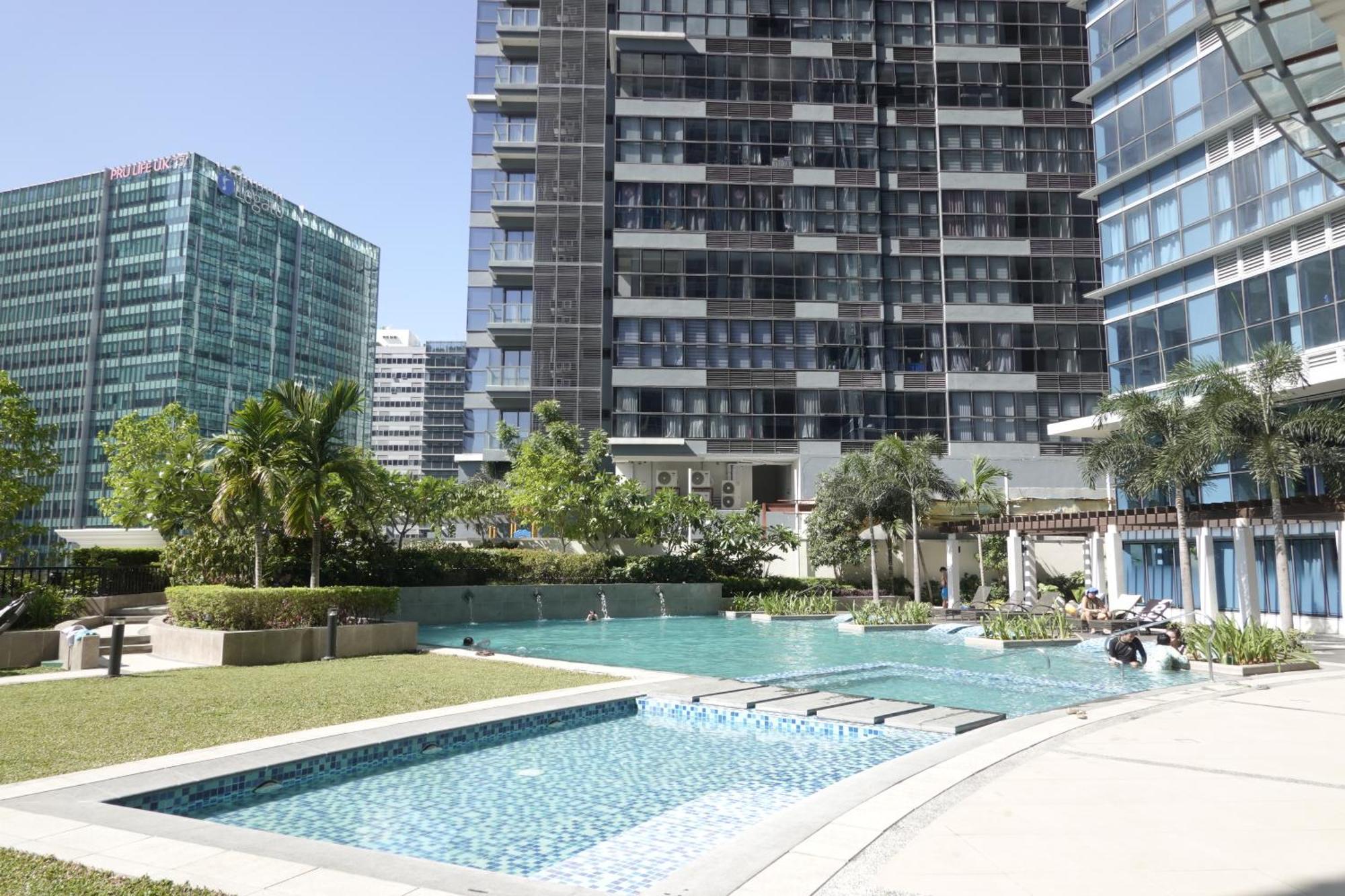 Uptown Parksuites Tower Two - Bgc Taguig,